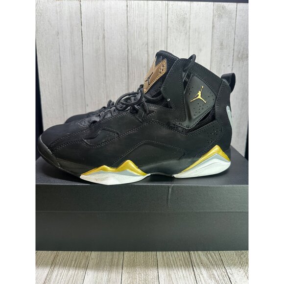 Nike Jordan True Flight Basketball Shoes Black Metallic Gold Size 8.5 Mens - Picture 2 of 10
